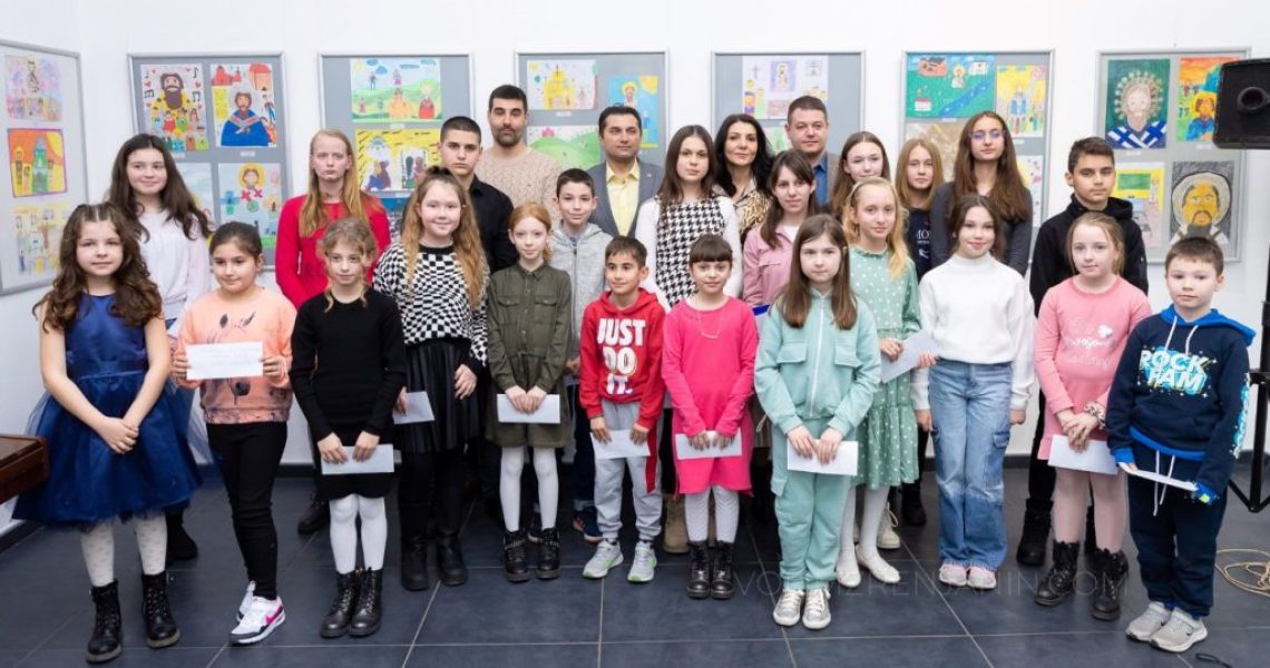 Чланови Светосавља са награђеним ученицима (Конкурс 2022/2023)